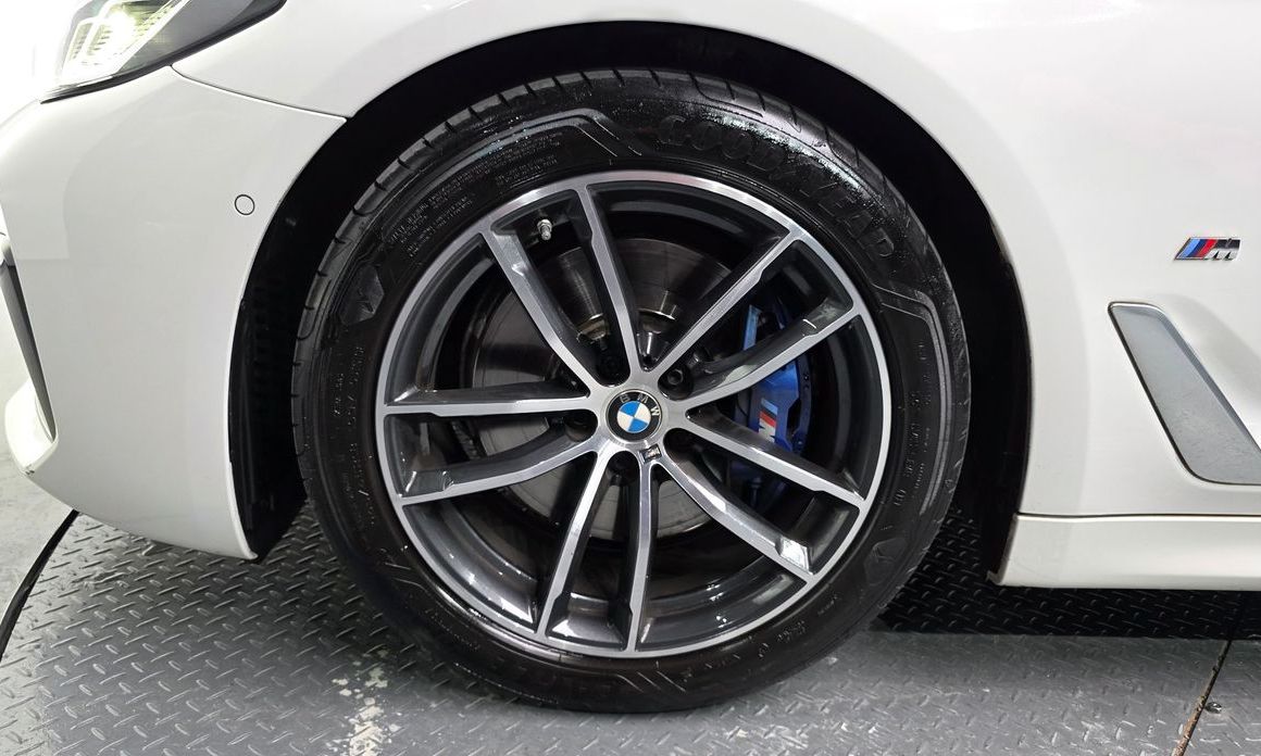 BMW 5-Series 2022