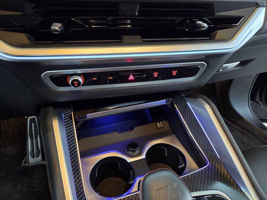 BMW XM 2024