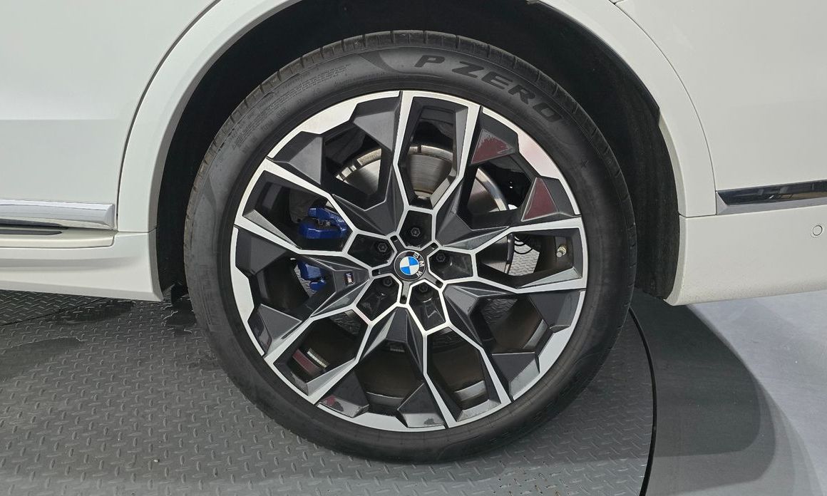 BMW X7 2025