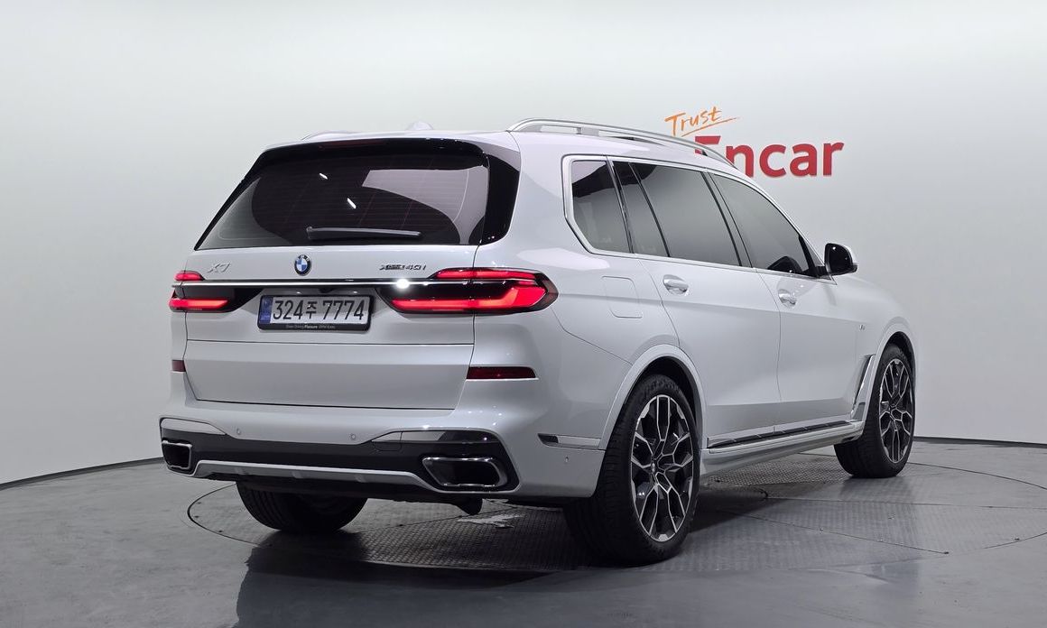 BMW X7 2025