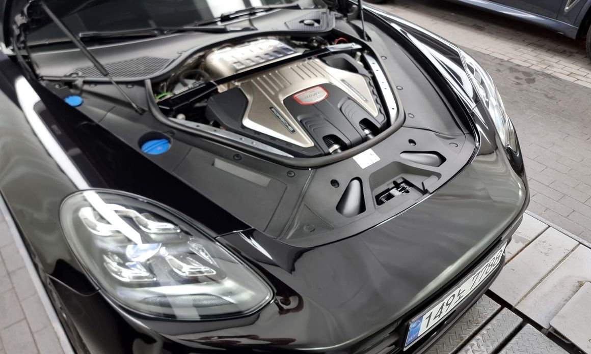 Porsche Panamera 2023
