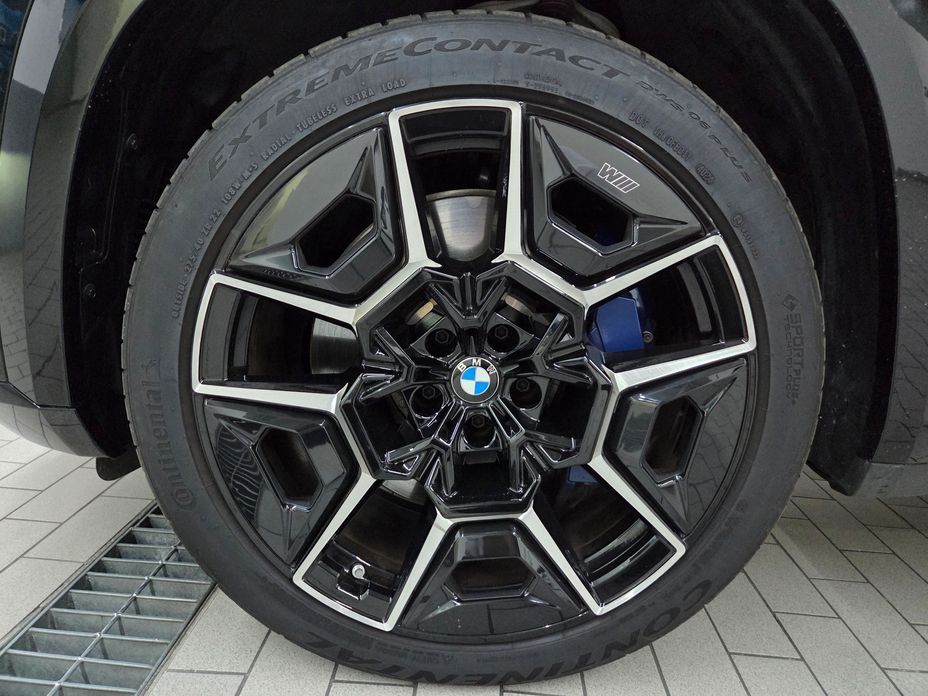 BMW XM 2024