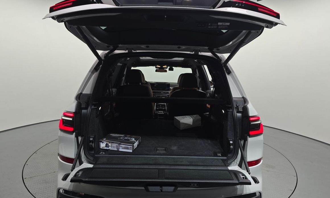 BMW X7 2025