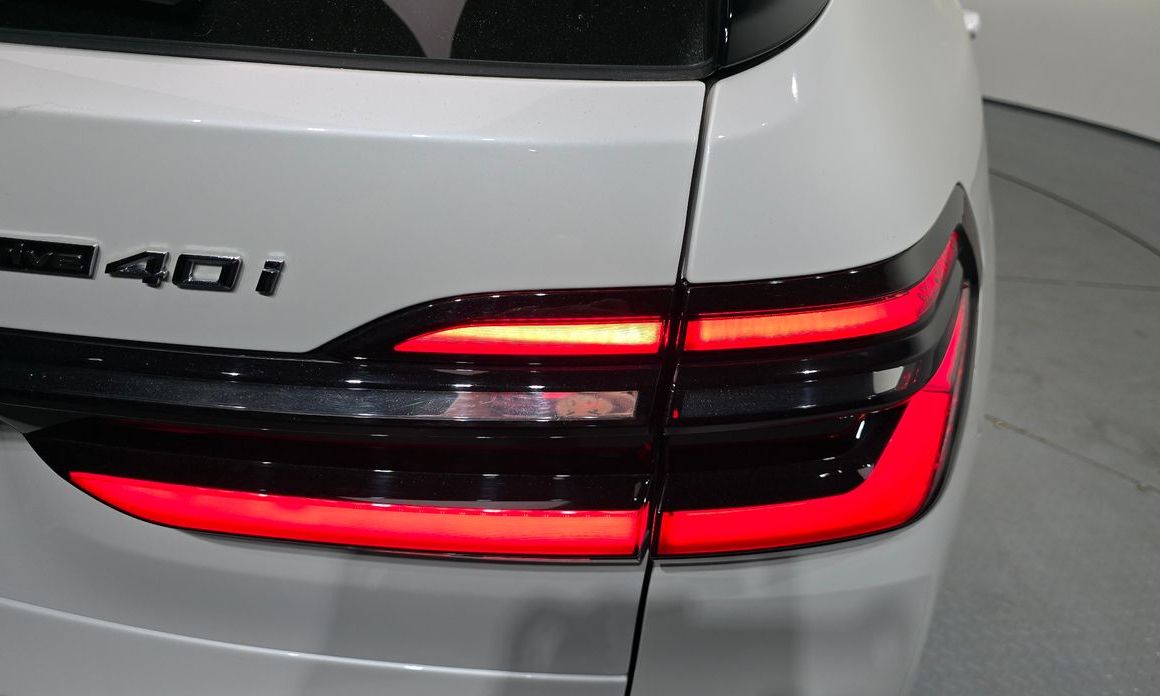 BMW X7 2025