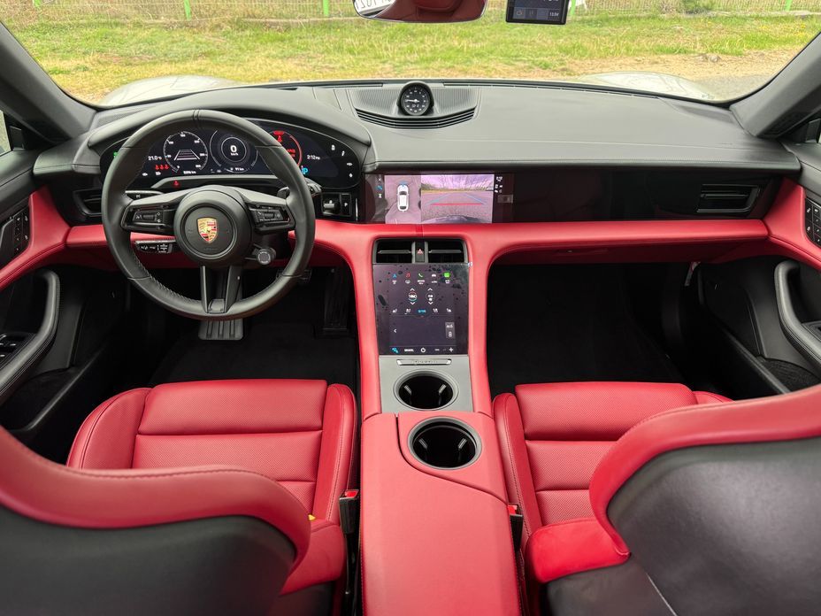 Porsche Taycan 2024