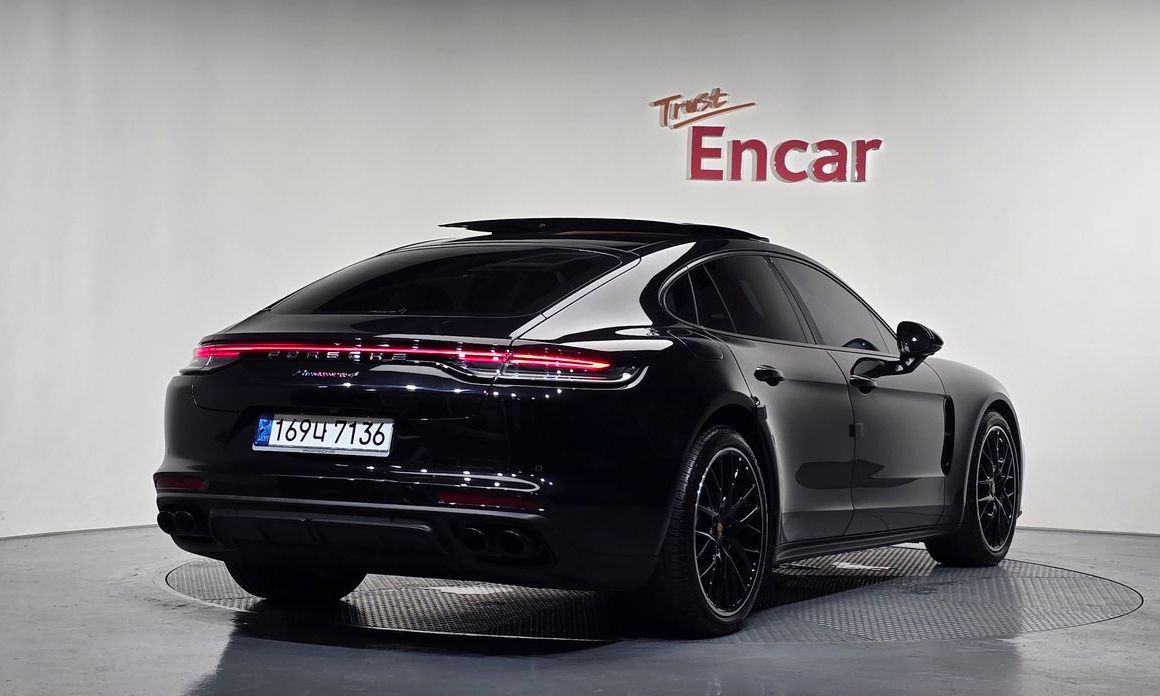 Porsche Panamera 2022