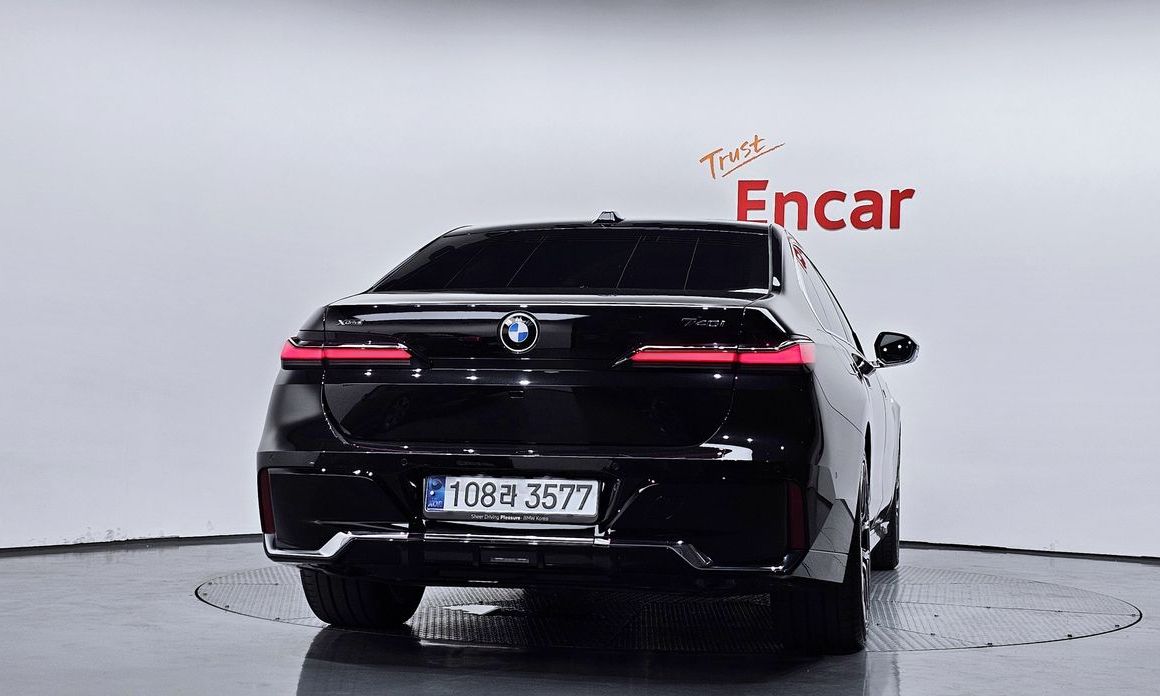 BMW 7-Series 2025