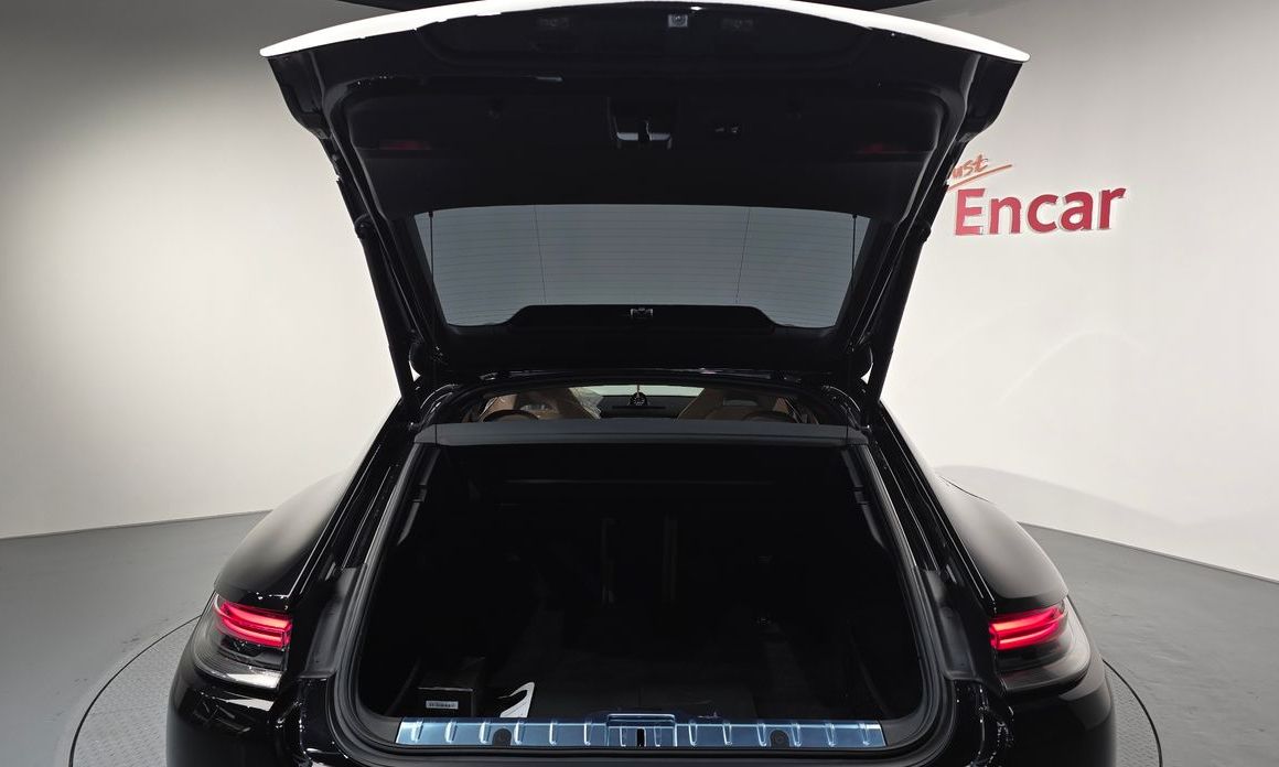 Porsche Panamera 2022