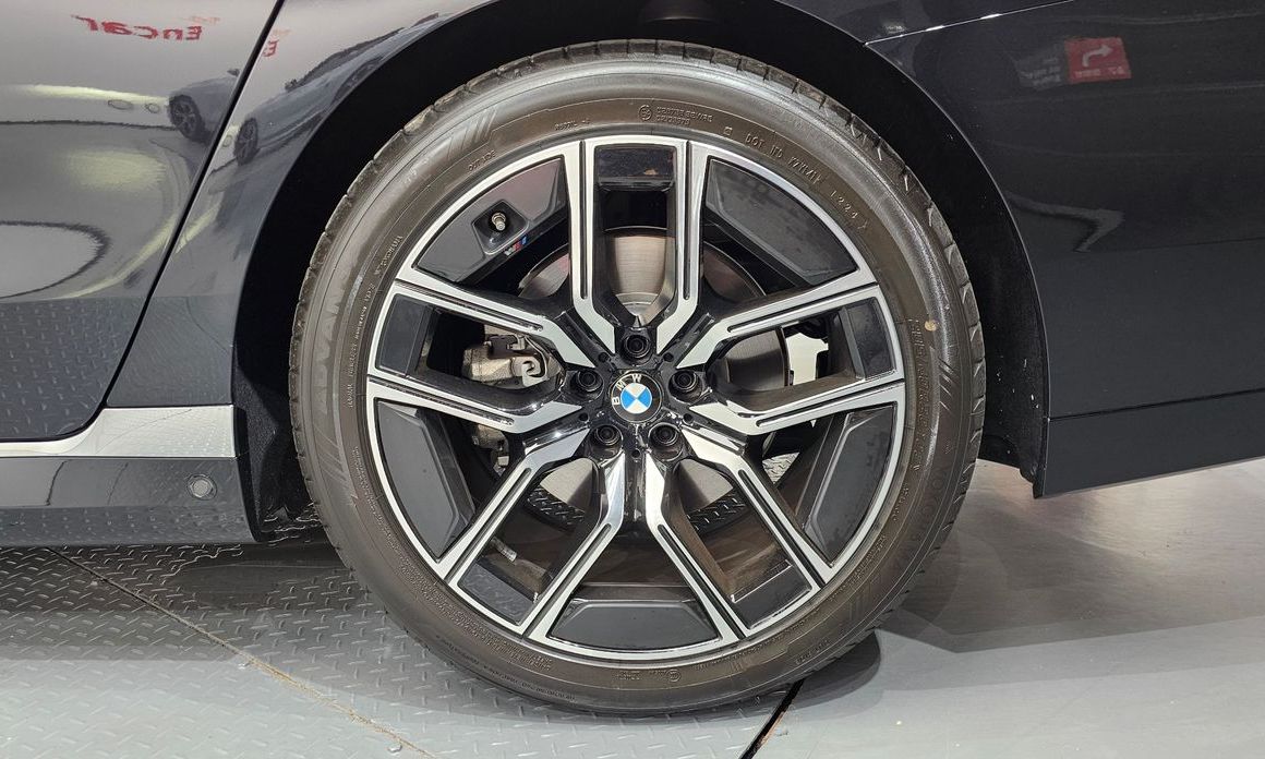 BMW 7-Series 2025