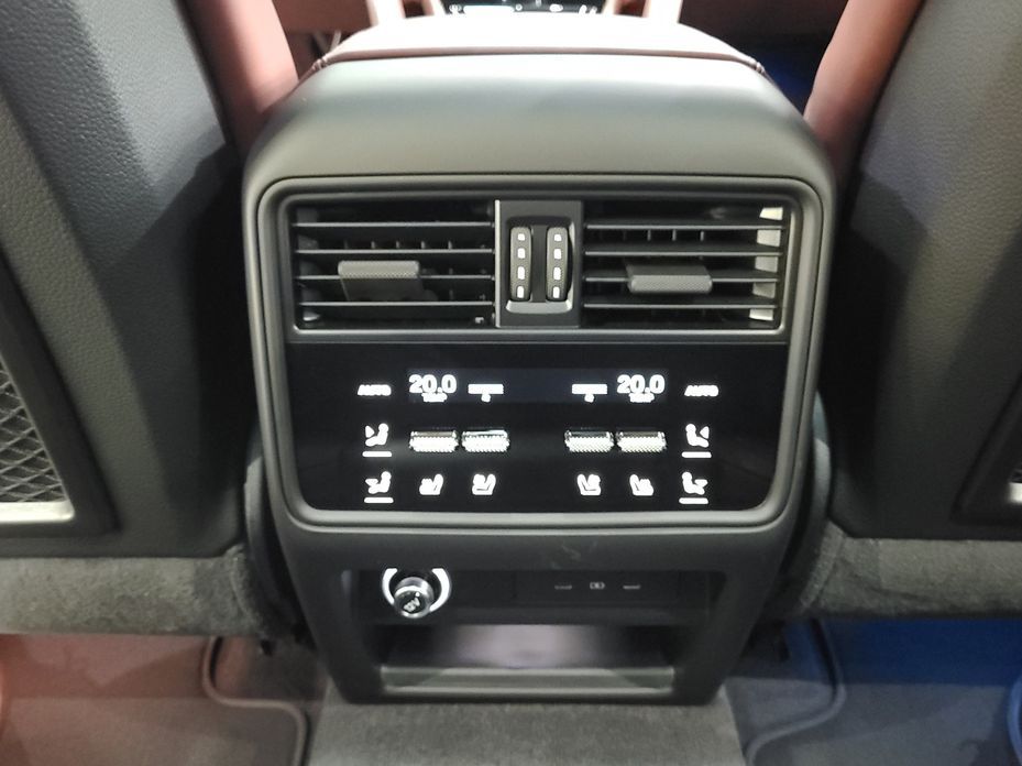 Porsche Cayenne 2025