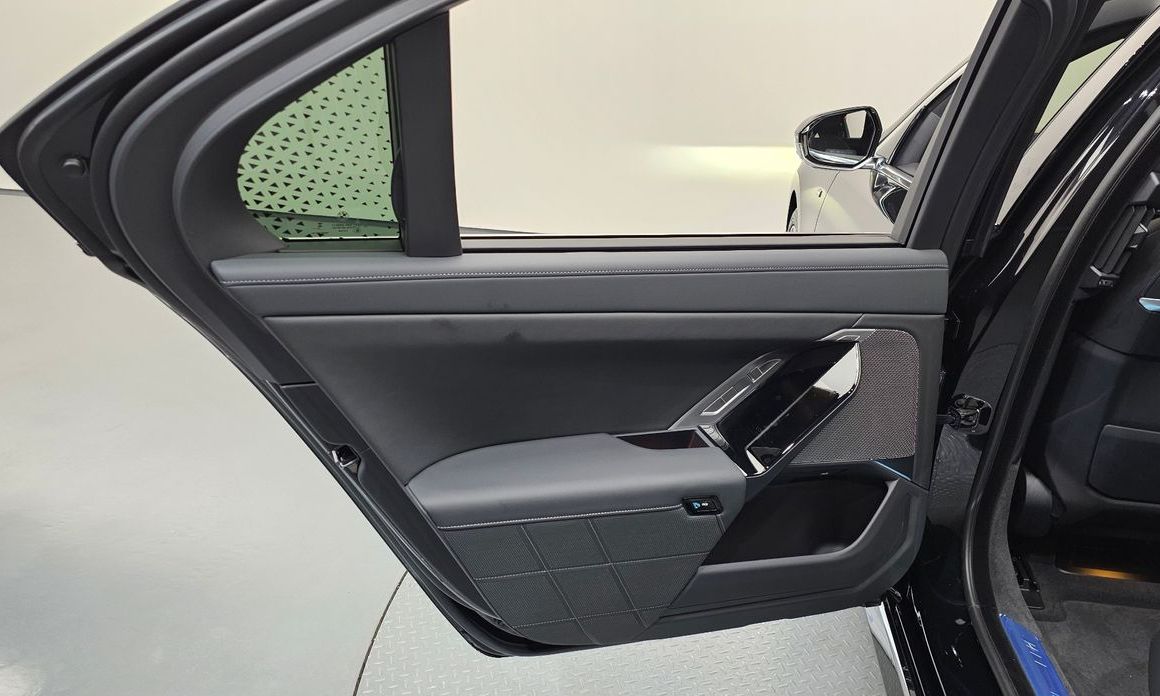 BMW 7-Series 2025