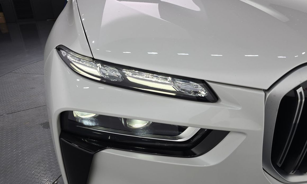 BMW X7 2025