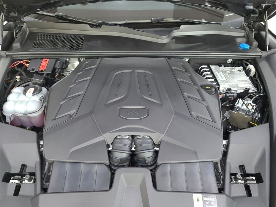 Porsche Cayenne 2025