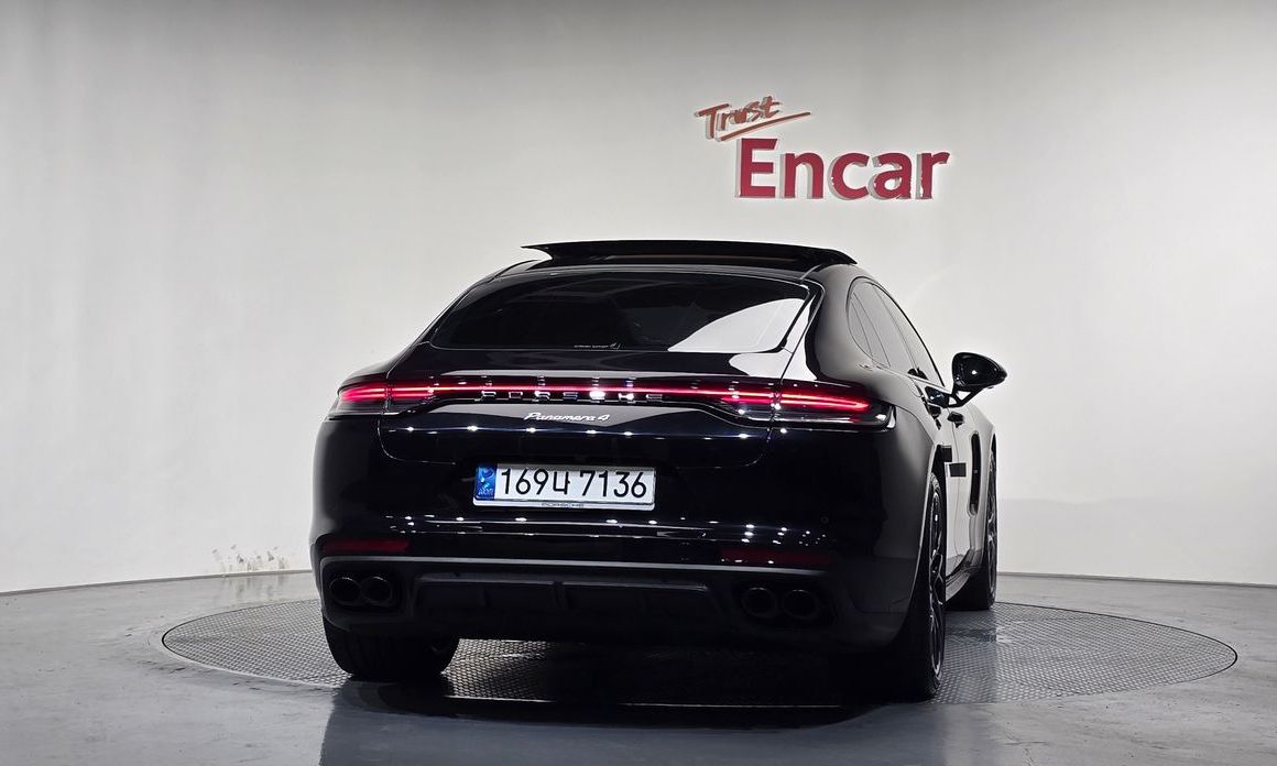 Porsche Panamera 2022