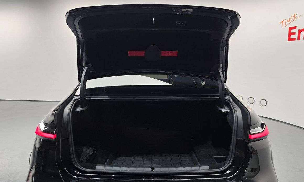 BMW 7-Series 2025