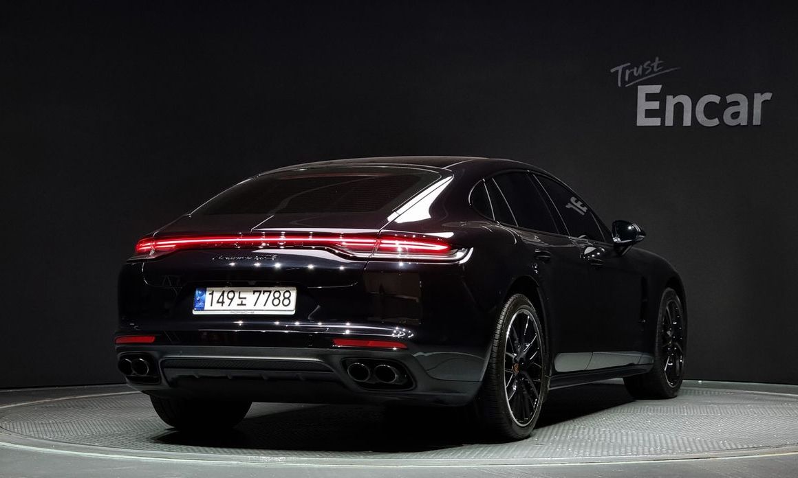 Porsche Panamera 2023