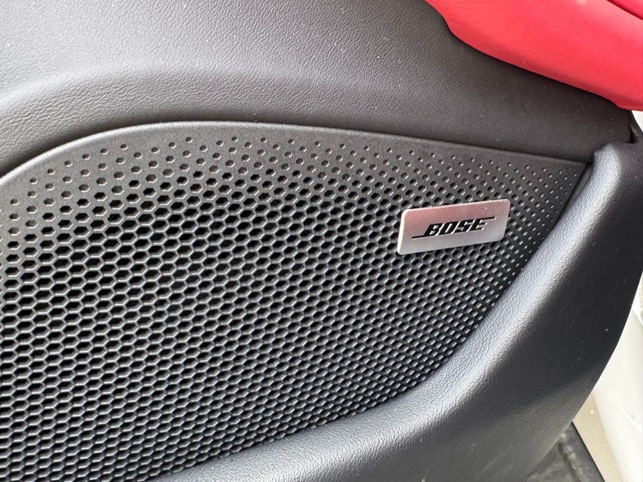Porsche Taycan 2024