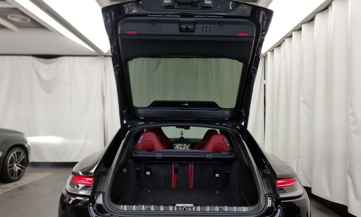 Porsche Panamera 2023