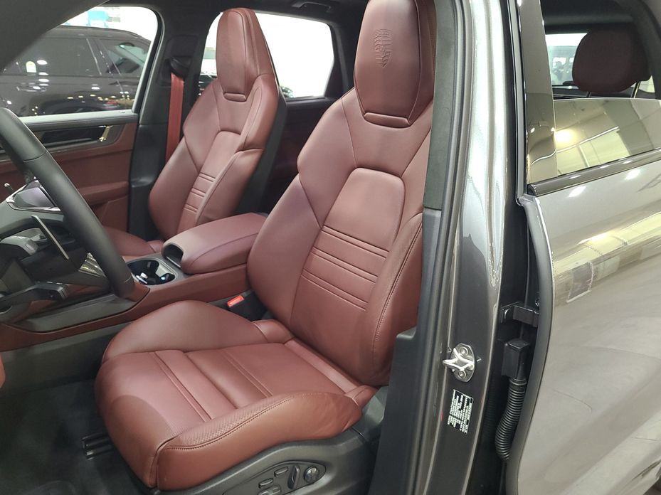 Porsche Cayenne 2025