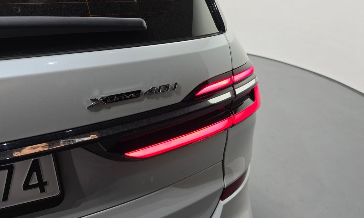 BMW X7 2025