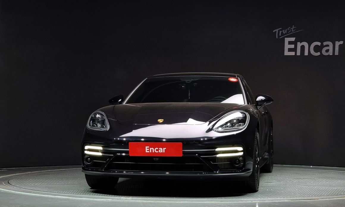 Porsche Panamera 2023
