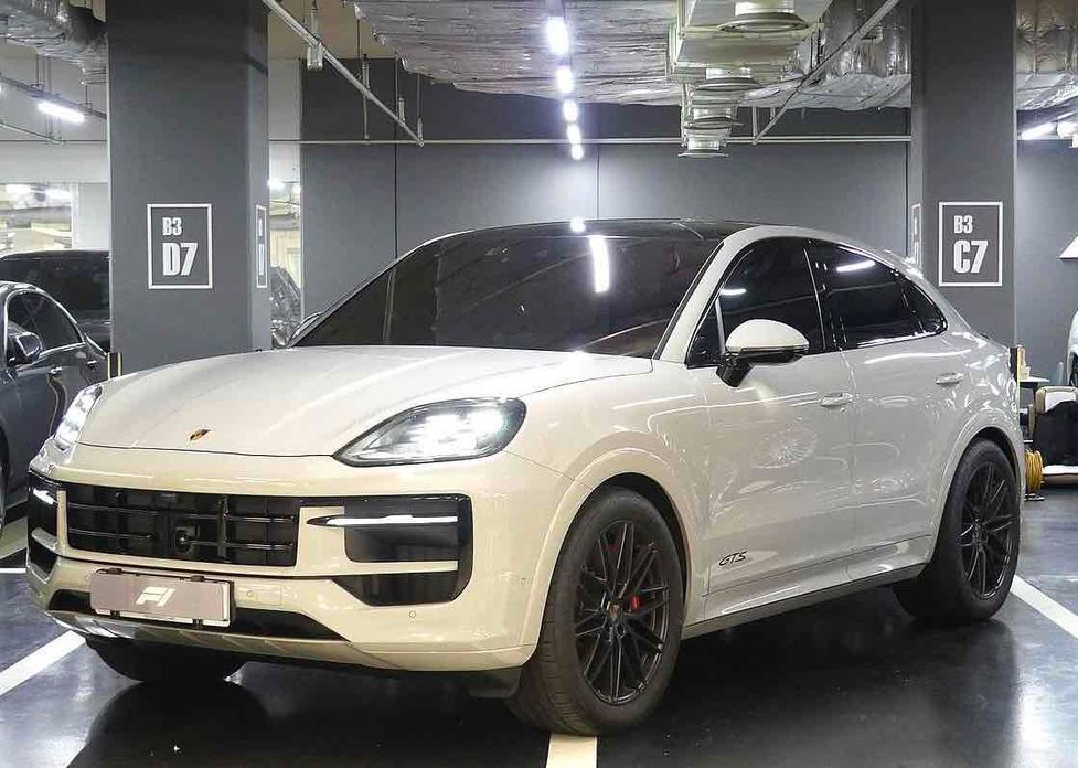 Porsche Cayenne 2025