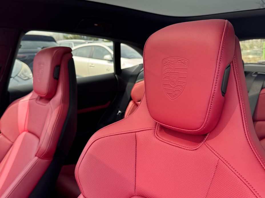 Porsche Taycan 2024