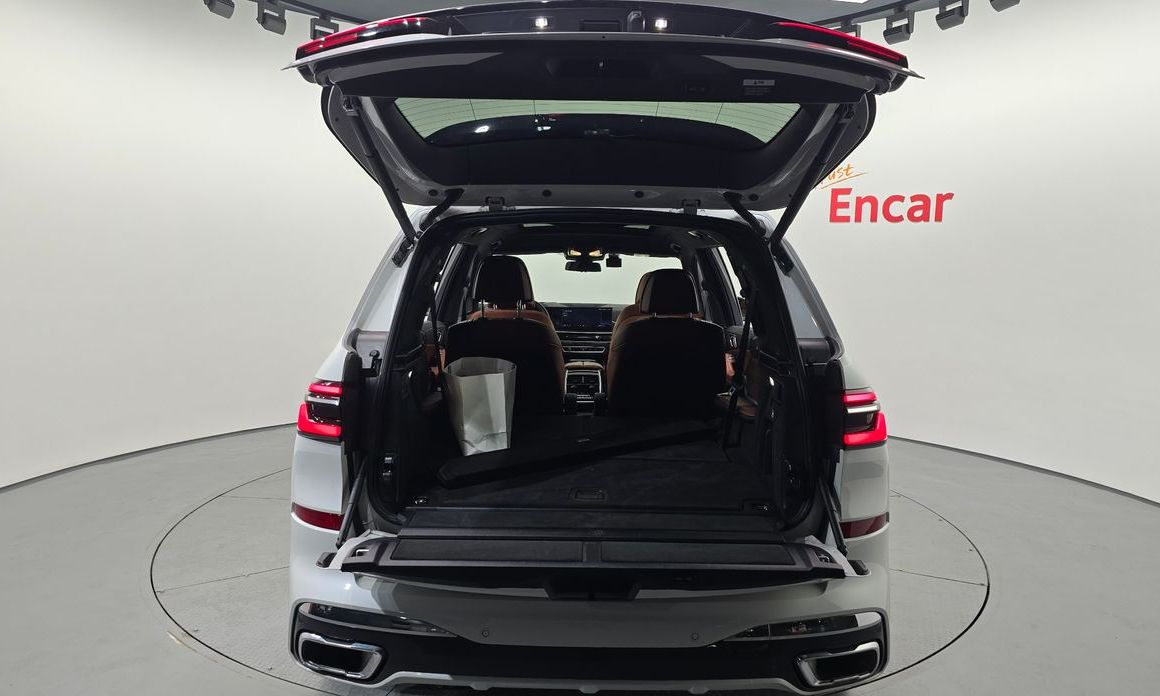 BMW X7 2025