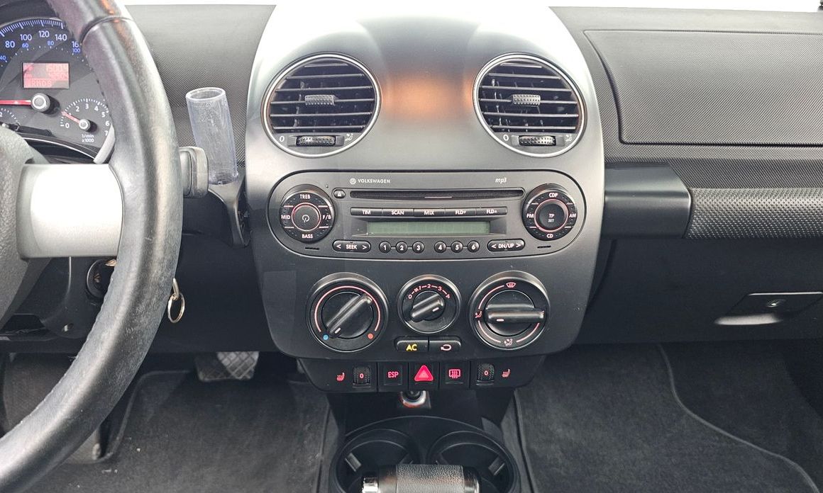 Volkswagen Beatle 2011