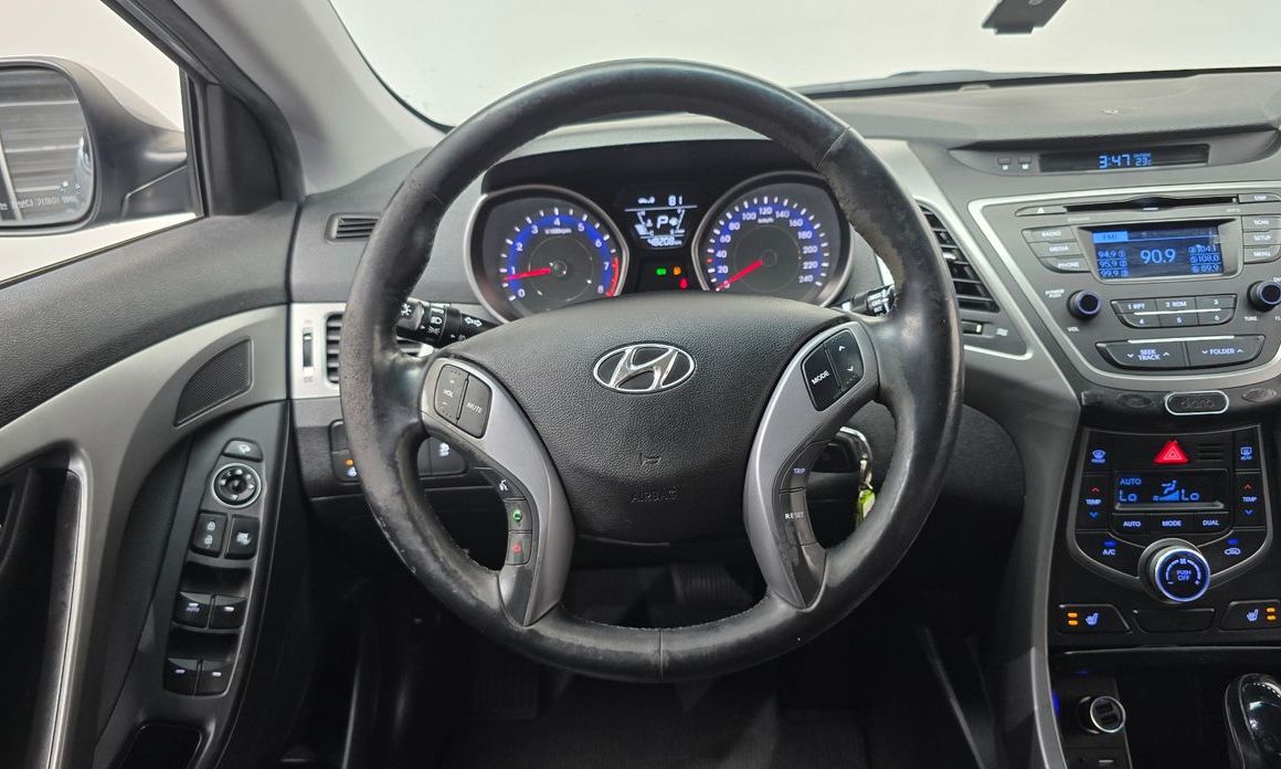 Hyundai AVANTE 2015