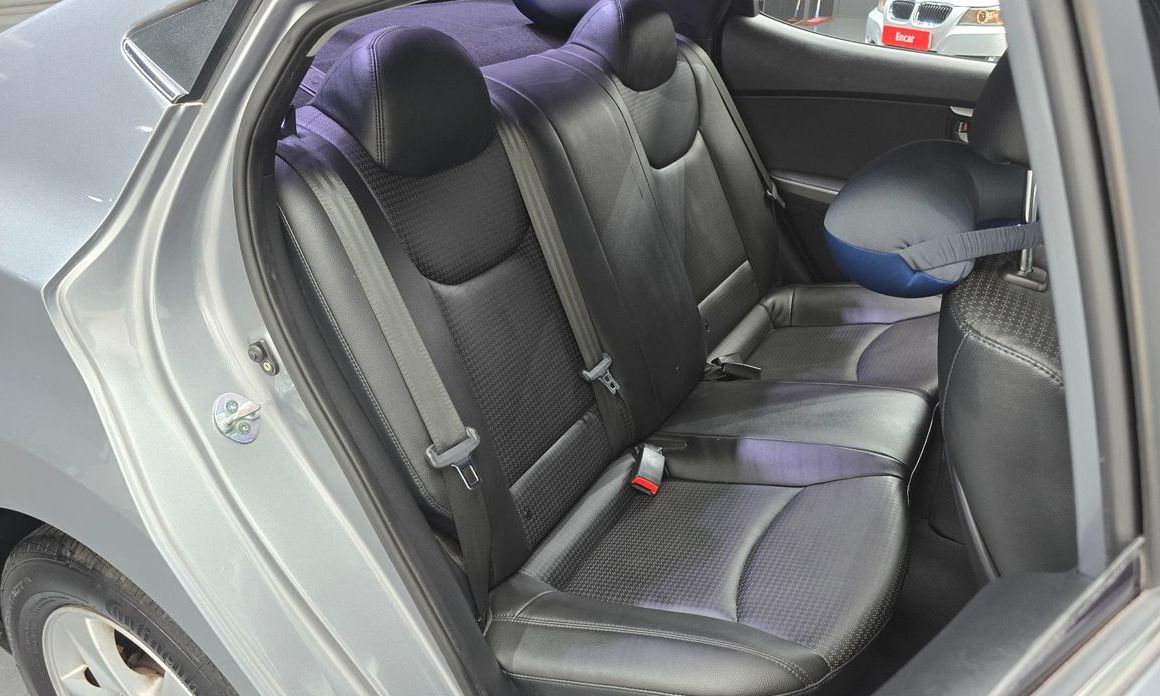 Hyundai AVANTE 2015