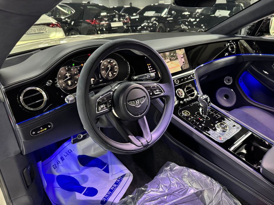 Bentley Continental 2023
