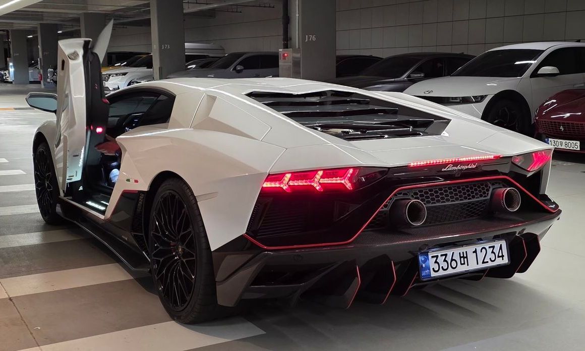Lamborghini Aventador 2022