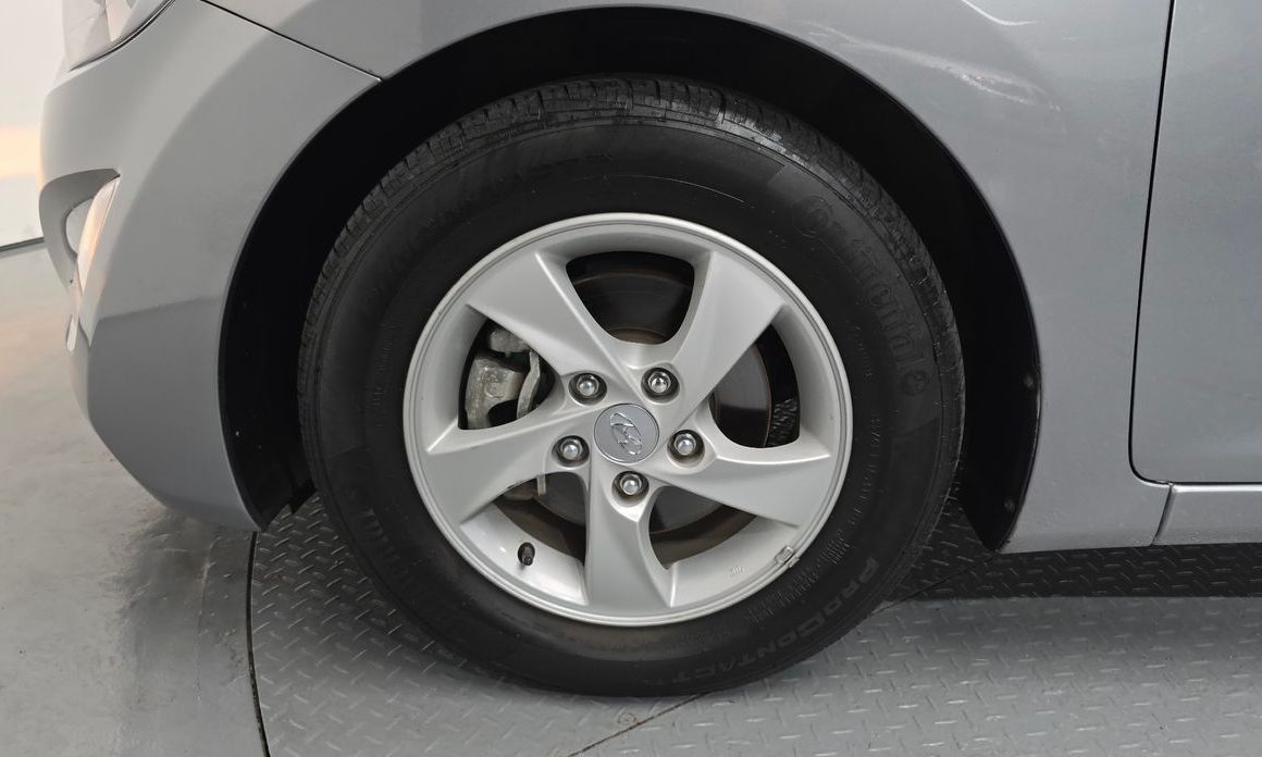 Hyundai AVANTE 2015
