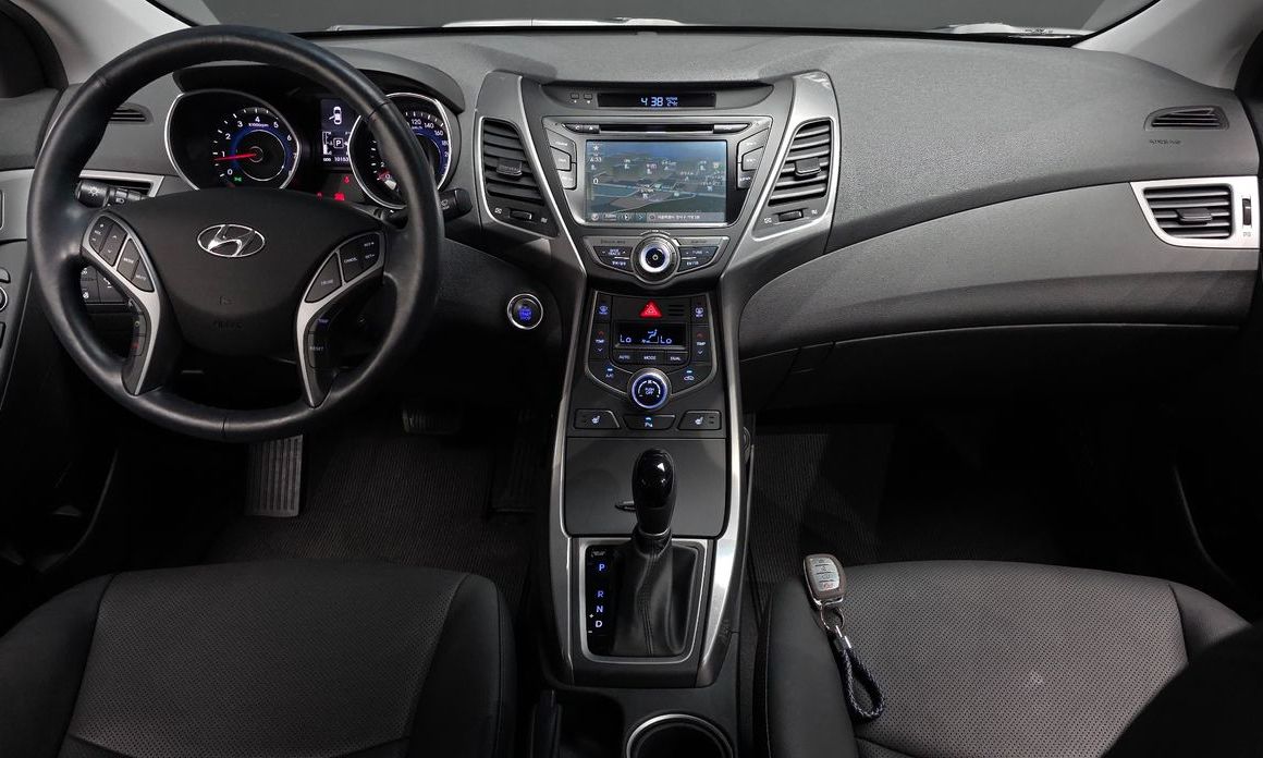 Hyundai AVANTE 2016