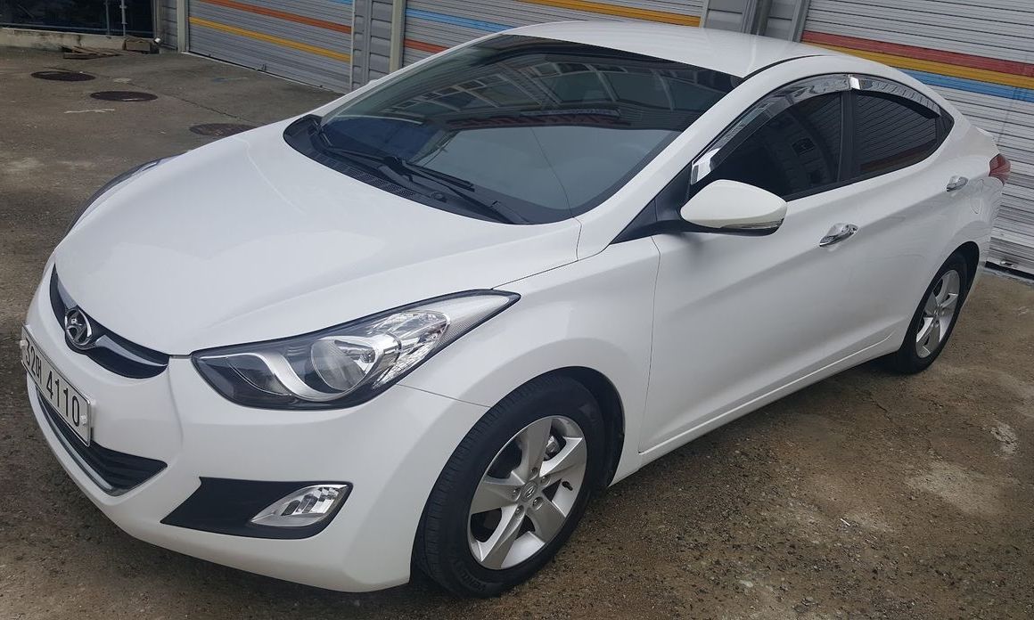 Hyundai AVANTE 2011