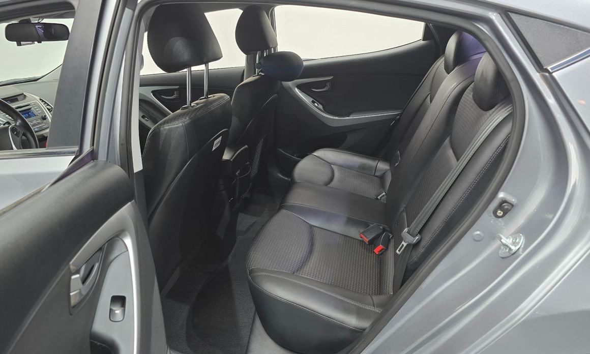 Hyundai AVANTE 2015