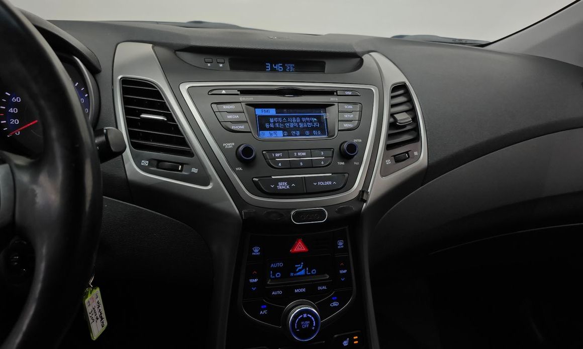 Hyundai AVANTE 2015
