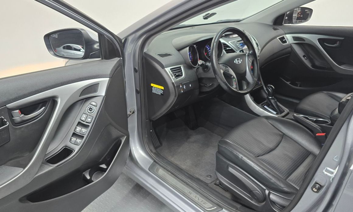 Hyundai AVANTE 2015