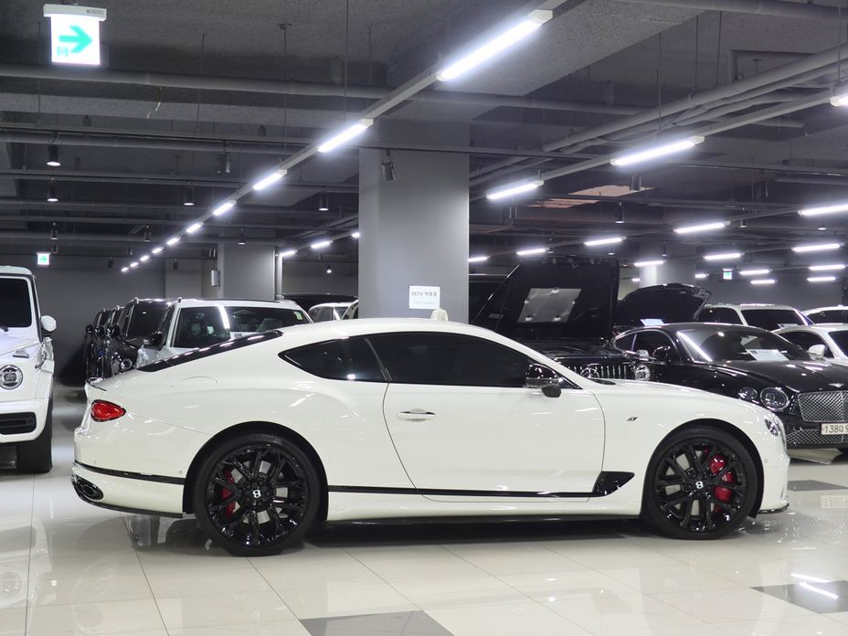 Bentley Continental 2023