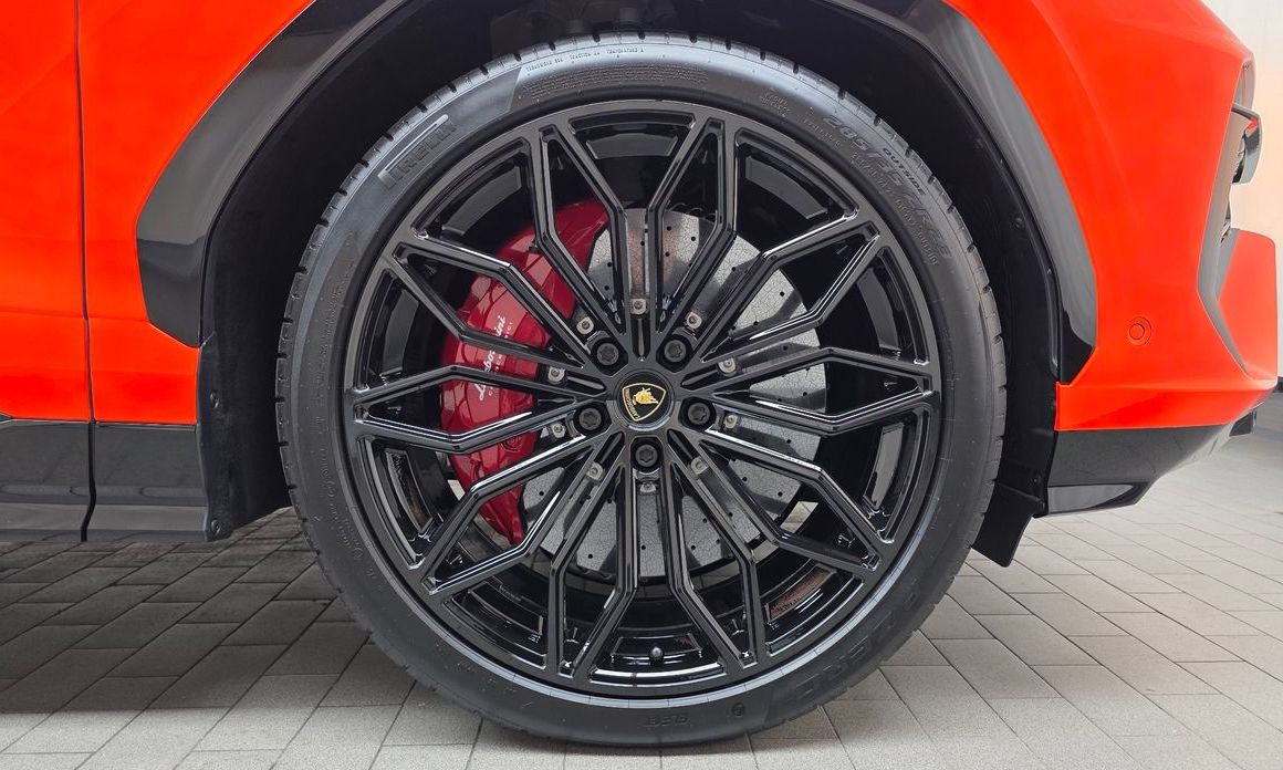 Lamborghini Urus 2025