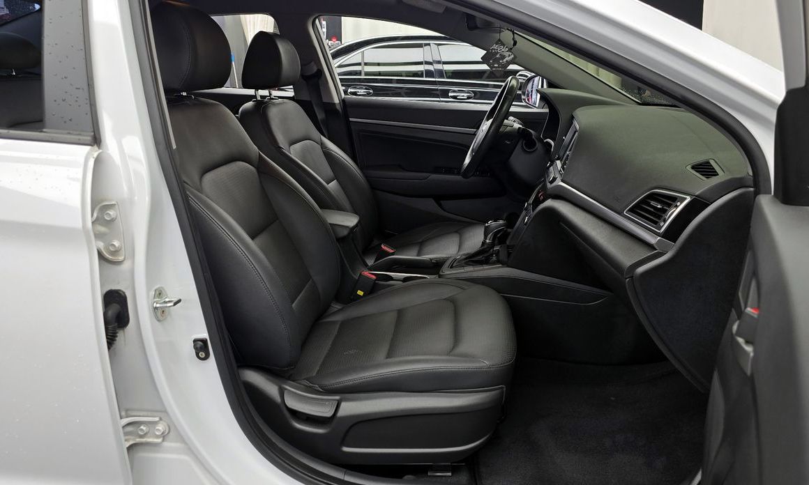 Hyundai AVANTE 2017