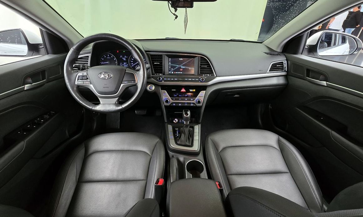 Hyundai AVANTE 2017