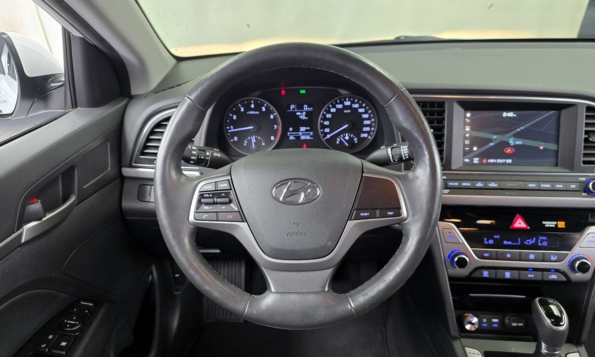 Hyundai AVANTE 2017