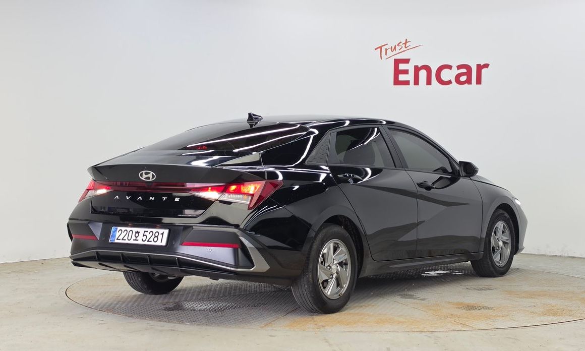 Hyundai AVANTE 2024