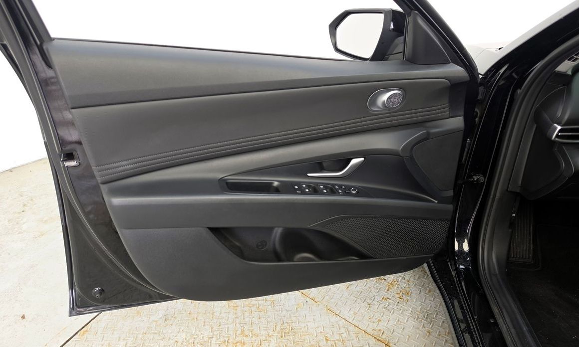Hyundai AVANTE 2024