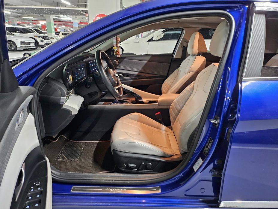 Hyundai AVANTE 2021