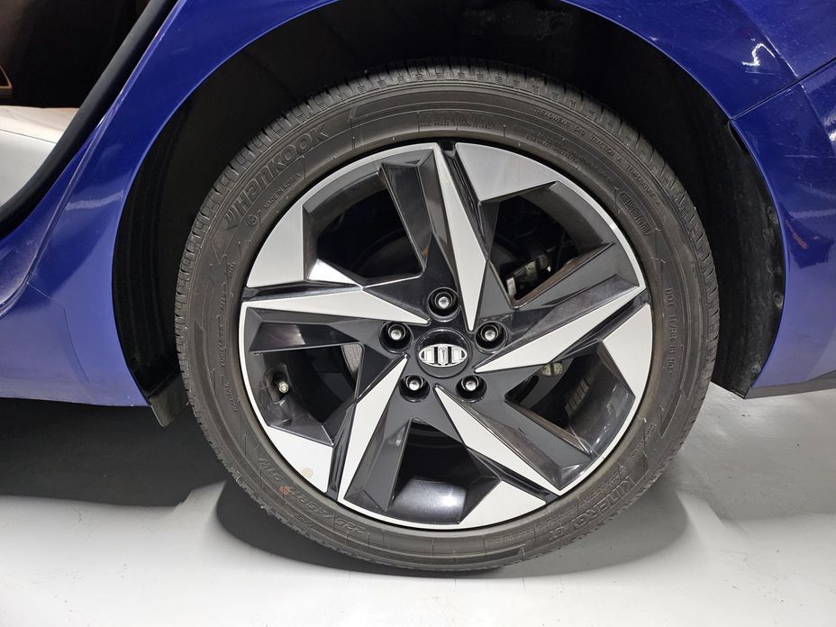 Hyundai AVANTE 2021