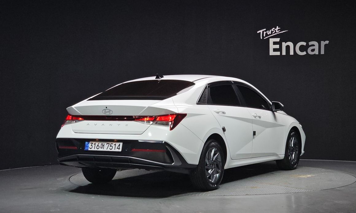 Hyundai AVANTE 2025