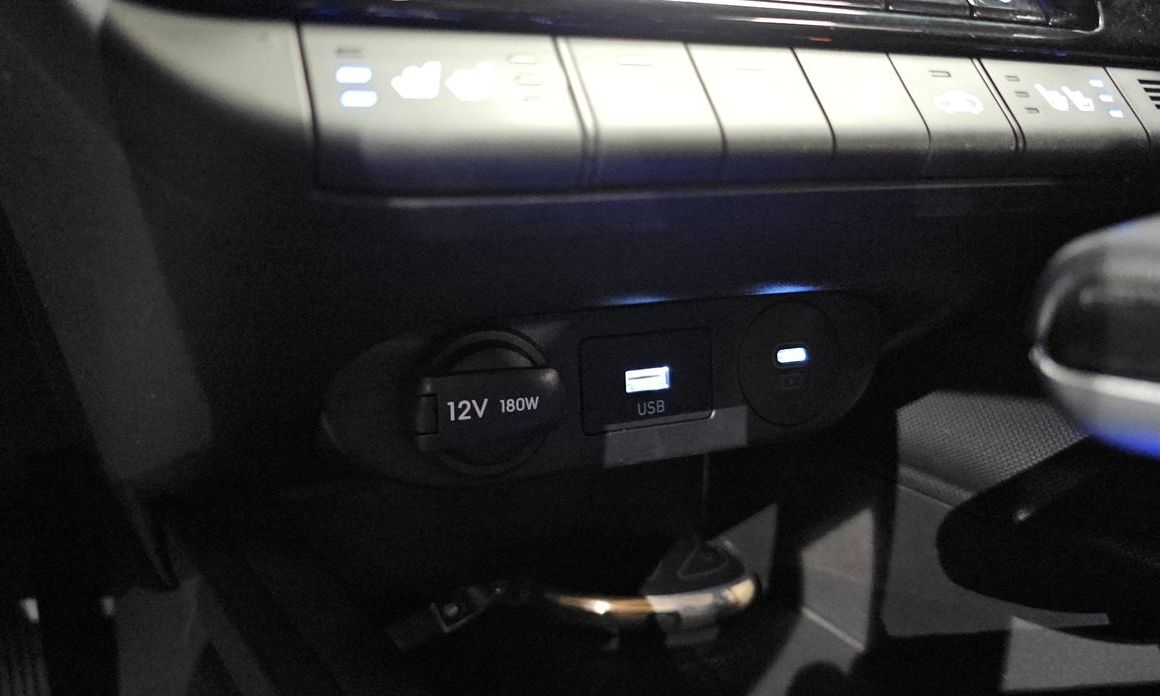 Hyundai AVANTE 2025